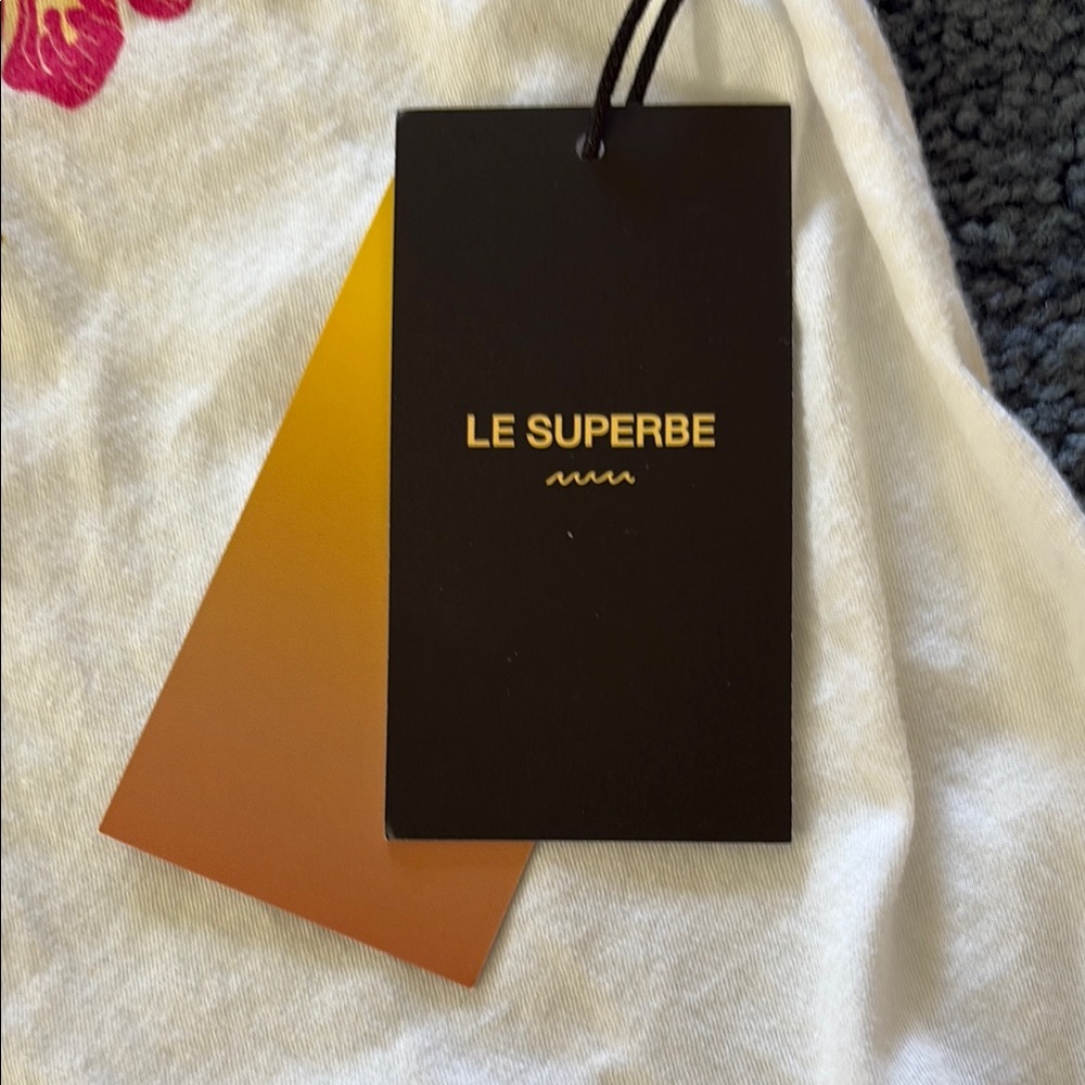 Le Superbe Lei Lady Tee NWT Sz XS - Picture 5 of 7